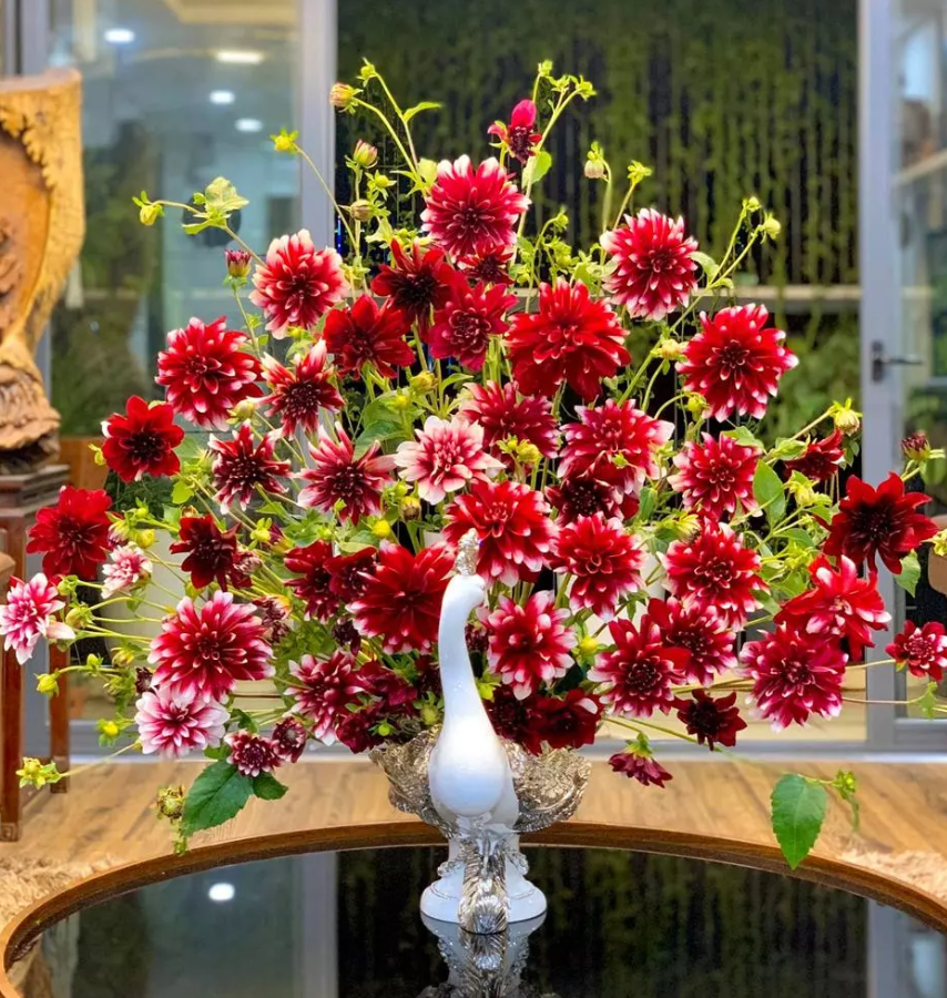 Phối màu lọ hoa ngày tết theo phong thủy
